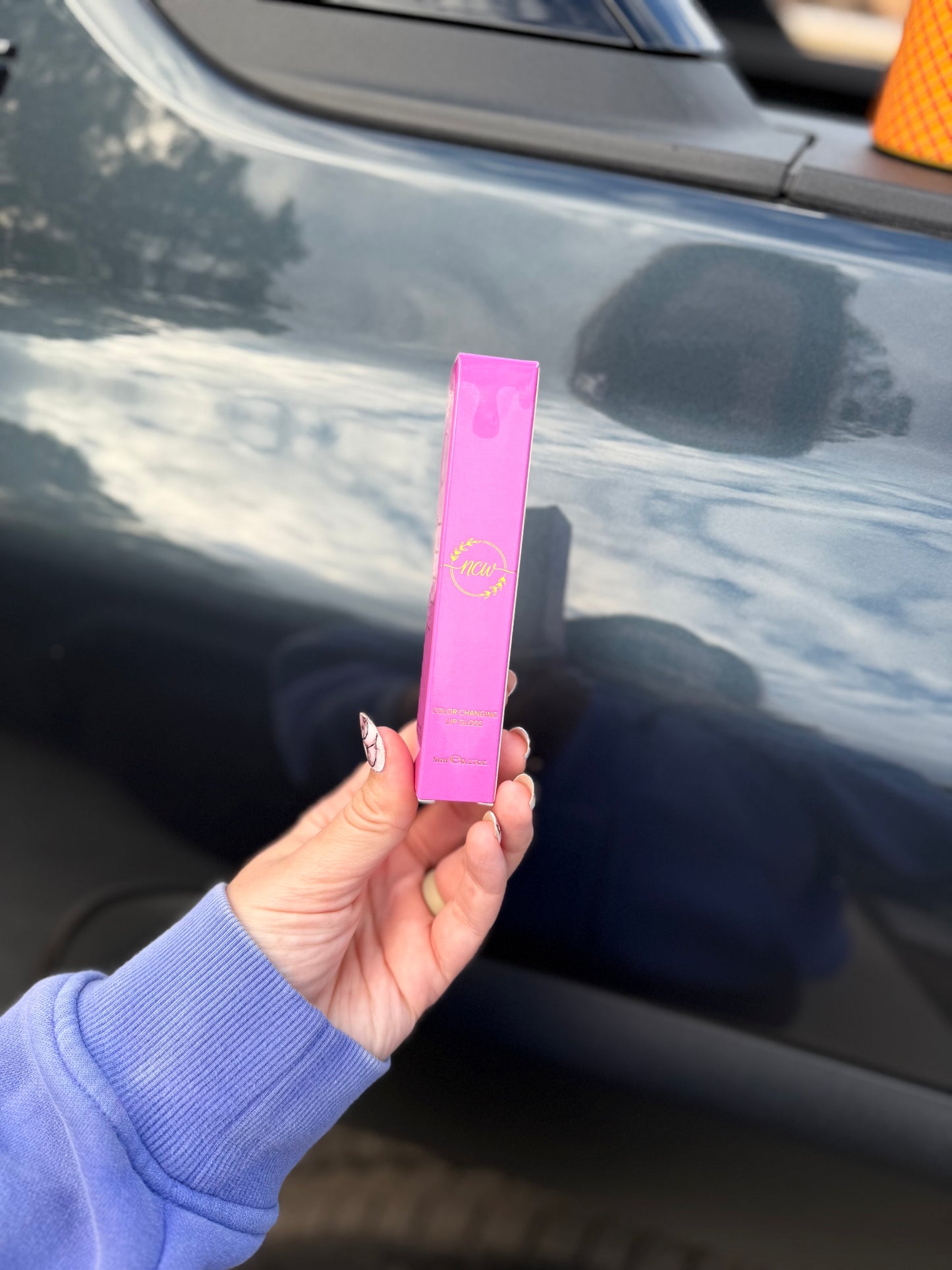 Color Changing Lip Gloss (Kiss me pink)